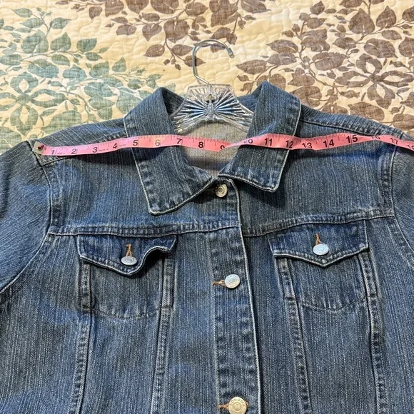 Classic Women's Blue Denim Jacket - Picture 3 of 6